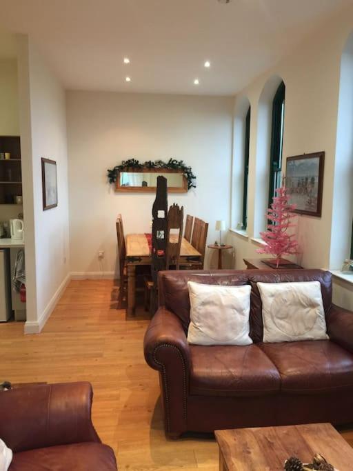 Converted Chapel Filey Floor To Ceiling Arch Window Esterno foto