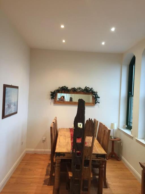 Converted Chapel Filey Floor To Ceiling Arch Window Esterno foto